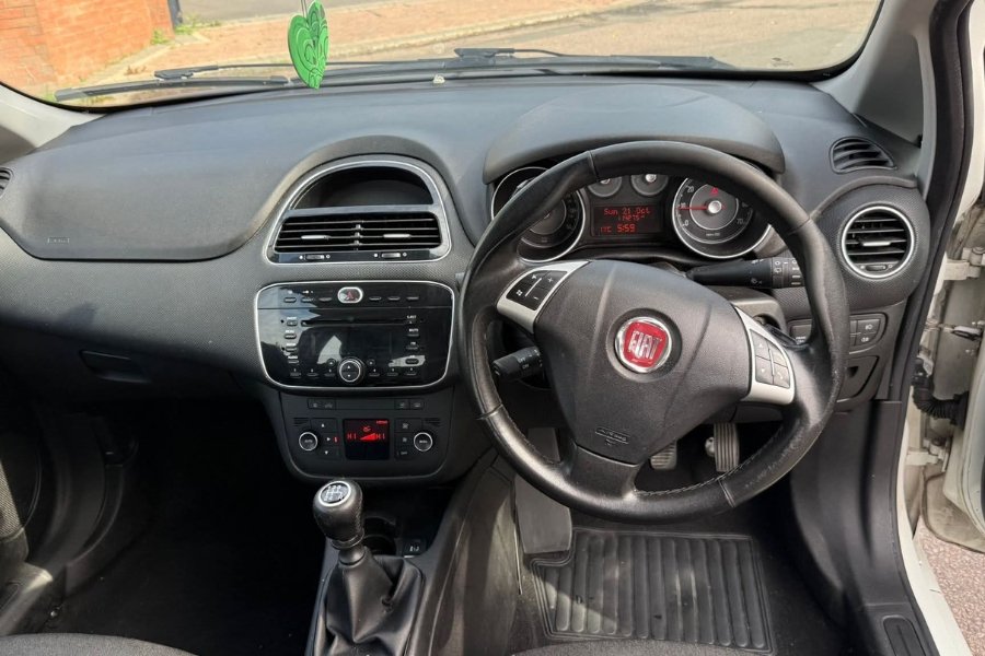 Fiat Punto 2013 for sale - Image 9