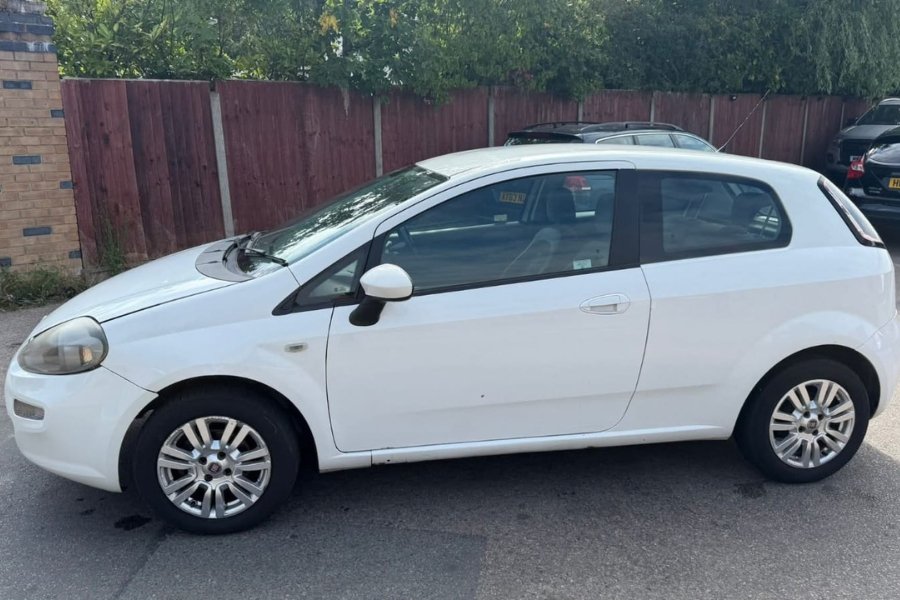 Fiat Punto 2013 for sale - Image 8